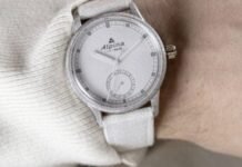 Introducing – The Snow-White Alpina x Label Noir Alpiner
Manufacture Date Special Edition