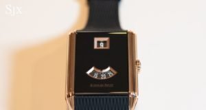 Hands On: Audemars Piguet Neo Frame Jumping Hour