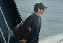 Harry Styles Backs the Boys in Ballet Flats