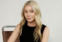 Pieces From Gwyneth Paltrow’s Closet Are Going to Auction—Including Vintage Versace, Dior, and an Oscars Dress