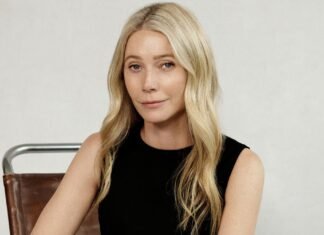 Pieces From Gwyneth Paltrow’s Closet Are Going to Auction—Including Vintage Versace, Dior, and an Oscars Dress