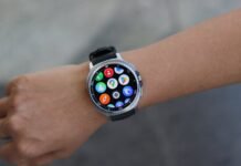 Clearing unread messages on Galaxy Watches gets easier
