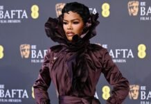 High Collars! Puff Sleeves! Lace Ruffles! This Forgotten Trend Just Made Its Official Comeback