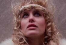 15 Stunning Photos of ’90s Dream Girl Daryl Hannah