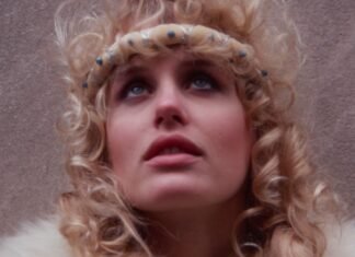 15 Stunning Photos of ’90s Dream Girl Daryl Hannah
