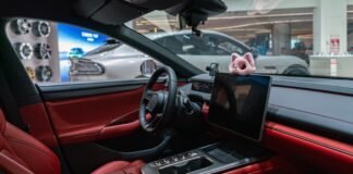 China, in new safety push, takes aim at screen-heavy dashboards