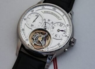 Hands-on – The Superb Moritz Grossmann Tourbillon in
Titanium