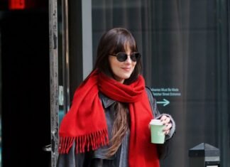 Dakota Johnson Co-Signs a New Sensible Shoe for Spring 2026