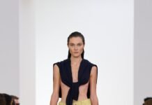 How the unclasped handbag became a status symbol