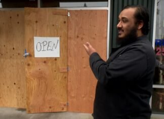 Restaurant owner tries to stop car thief, watches suspect crash into his business