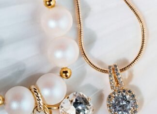 The French are becoming increasingly interested in second-hand jewelry.