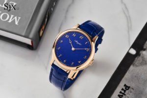 Hands On: Breguet Classique Répétition Minutes 7365 Blue
Enamel