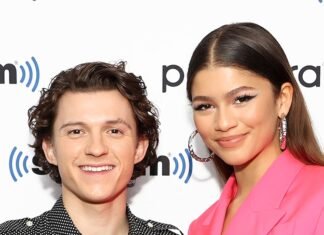 Zendaya Swaps Tom Holland Engagement Ring for Gold Band on That Finger in Rare Outing