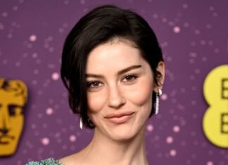 That’s It: Gracie Abrams’ BAFTAs Look Just Proved This Short, French-Girl Haircut Is Back