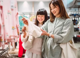 Shoppers bag new iPhones for $10 & $1 Apple Watches with ‘pot luck’ shopping trend – ‘it’s like Black Frida…