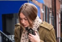 FYI: If You Wear This Cool-Girl Accessory Trend With Jeans, People Will Know You Have Good Style