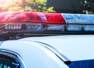 Police investigating smash and grab robbery at CT jewelry store