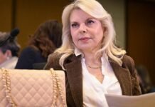 Women at White House summit sport $200,000 in designer handbags