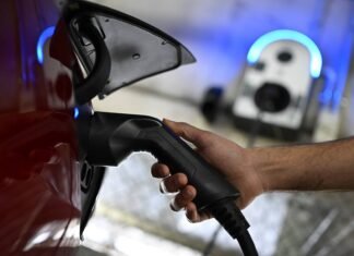 Car industry needs to rapidly boost EV uptake, despite meeting first fuel efficiency targets