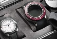 Introducing – Kurono Tokyo Launches its First Diver, a
Two-in-One Watch with Sealed Outer Case