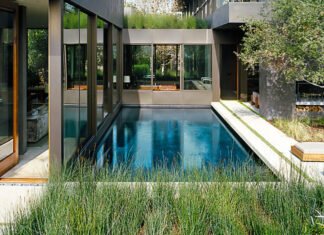 Four bespoke California homes by Marmol Radziner: Your Next Employer?