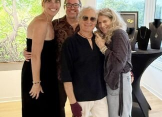 Jewelry creator showcases her art