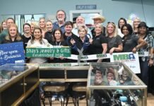 Shay’s Jewelry cuts ribbon at Mont Belvieu location