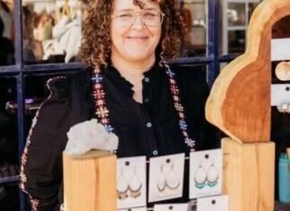 Maker Monday: Tucson jeweler Margaret Elandt turns desert into wearable art