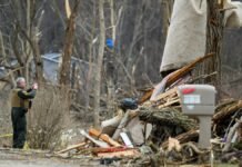 No tornado watch issued or sirens available for Union Lake before tornado