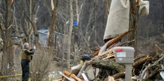 No tornado watch issued or sirens available for Union Lake before tornado