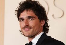 Jacob Elordi Brought His Mom as His Date to the Oscars