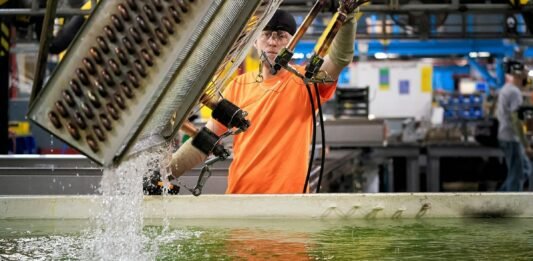 Manufacturers say they’re not ready to tell Minnesota which PFAS they use