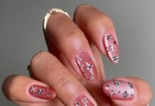Forget Glazed Nails—My Friends and I Keep Asking for This Better-Than-Chrome Mani Right Now