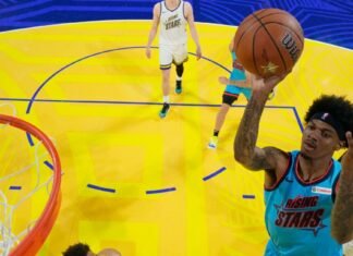 Mark Pope watches Dink Pate drop 23 points in G League finale