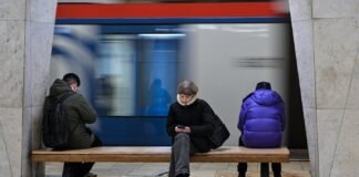 Study warns of the dangers of overly agreeable AI chatbots