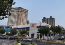 Majority of China car dealerships lose money as price war deepens