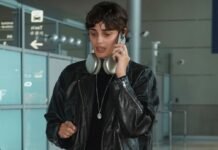 Not Trainers, Not Uggs: These are the Flat-Shoe Trends Celebrities Are Wearing to the Airport Instead