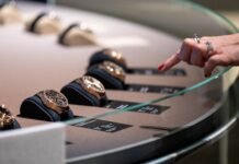 Swiss watch exports return to growth in February before Middle East conflict