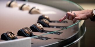 Swiss watch exports return to growth in February before Middle East conflict