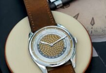 Strehler Säntis: a classical world time complication with
single-crown operation