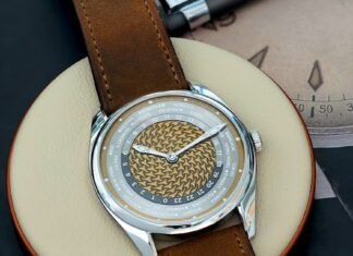 Strehler Säntis: a classical world time complication with
single-crown operation