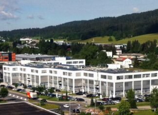 Racing through time: TAG Heuer milestones and
innovations