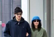 Harry Styles and Zoë Kravitz Have a Hat-off