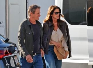 This Timeless Over-50s Jeans Outfit Has Even Our Gen Z Editors Talking