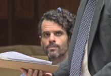 Man accused of jewelry store robbery appears in court