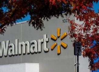 Walmart is selling a $220 18K 3-piece jewelry set for $28 that comes in three colors