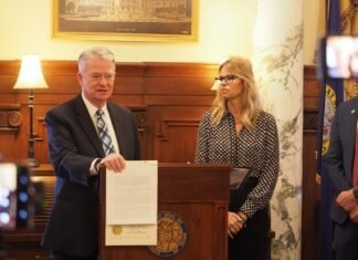 ‘The genie’s out of the bottle’: Little signs AI education bill