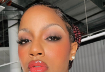 These MUA-Approved Setting Powders Give Oily Skin a Flawless, Airbrushed Finish