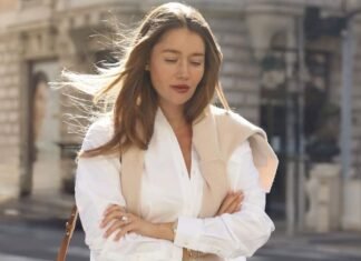 If a Chic Parisian Woman Isn’t Wearing Jeans or Skirts, It’s This Pants Trend With Heels and Flats