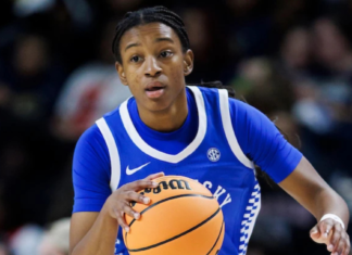 Kentucky watches its season end in Sweet 16 as Texas blows by in 76-54 rout